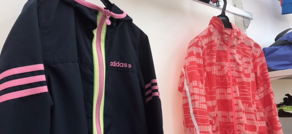 adidas（アディダス）・NIKE（ナイキ）などのスポーツアイテムをたくさんご用意しております。