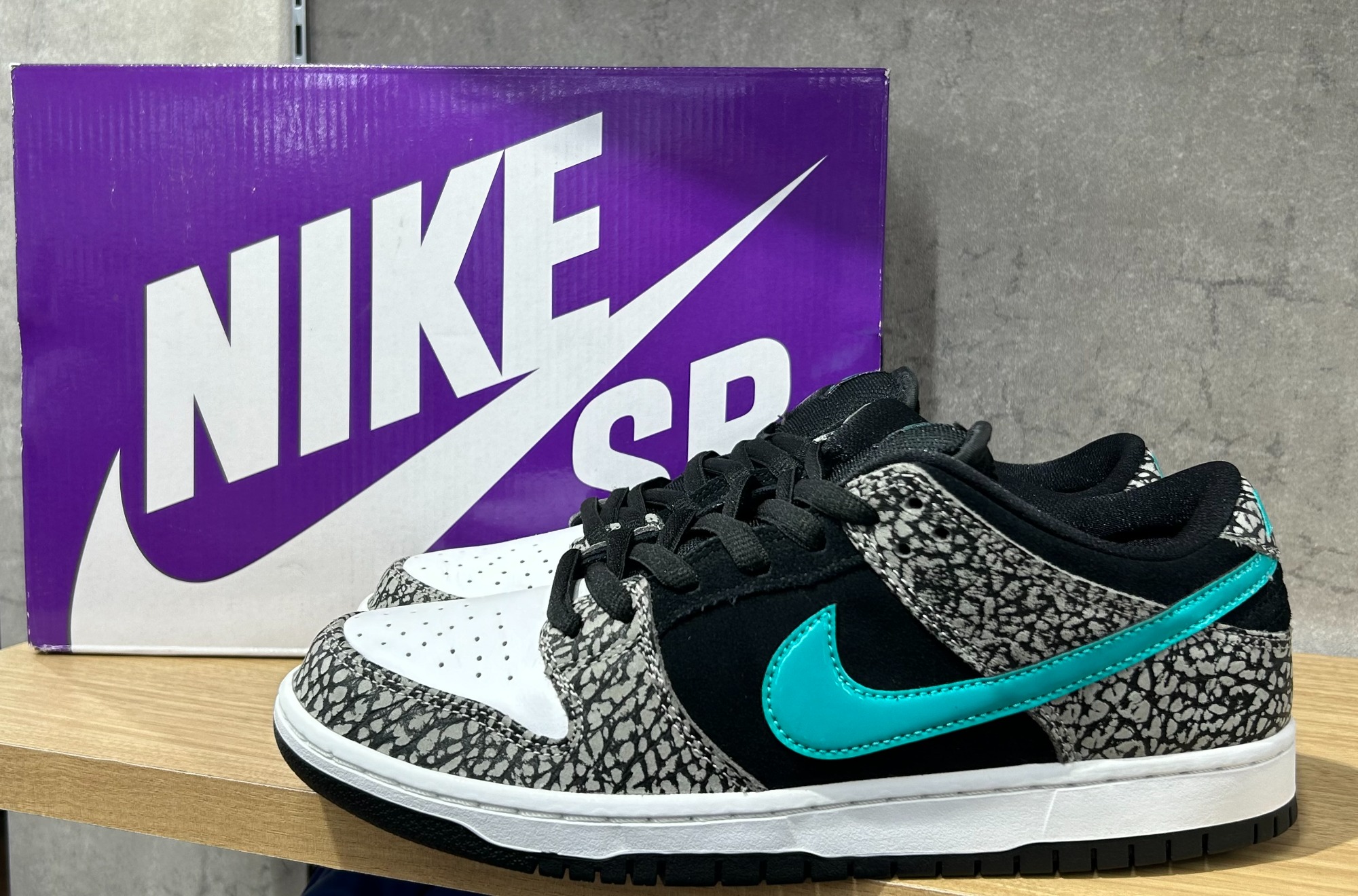 NIKE / ナイキ】よりSB DUNK LOW 