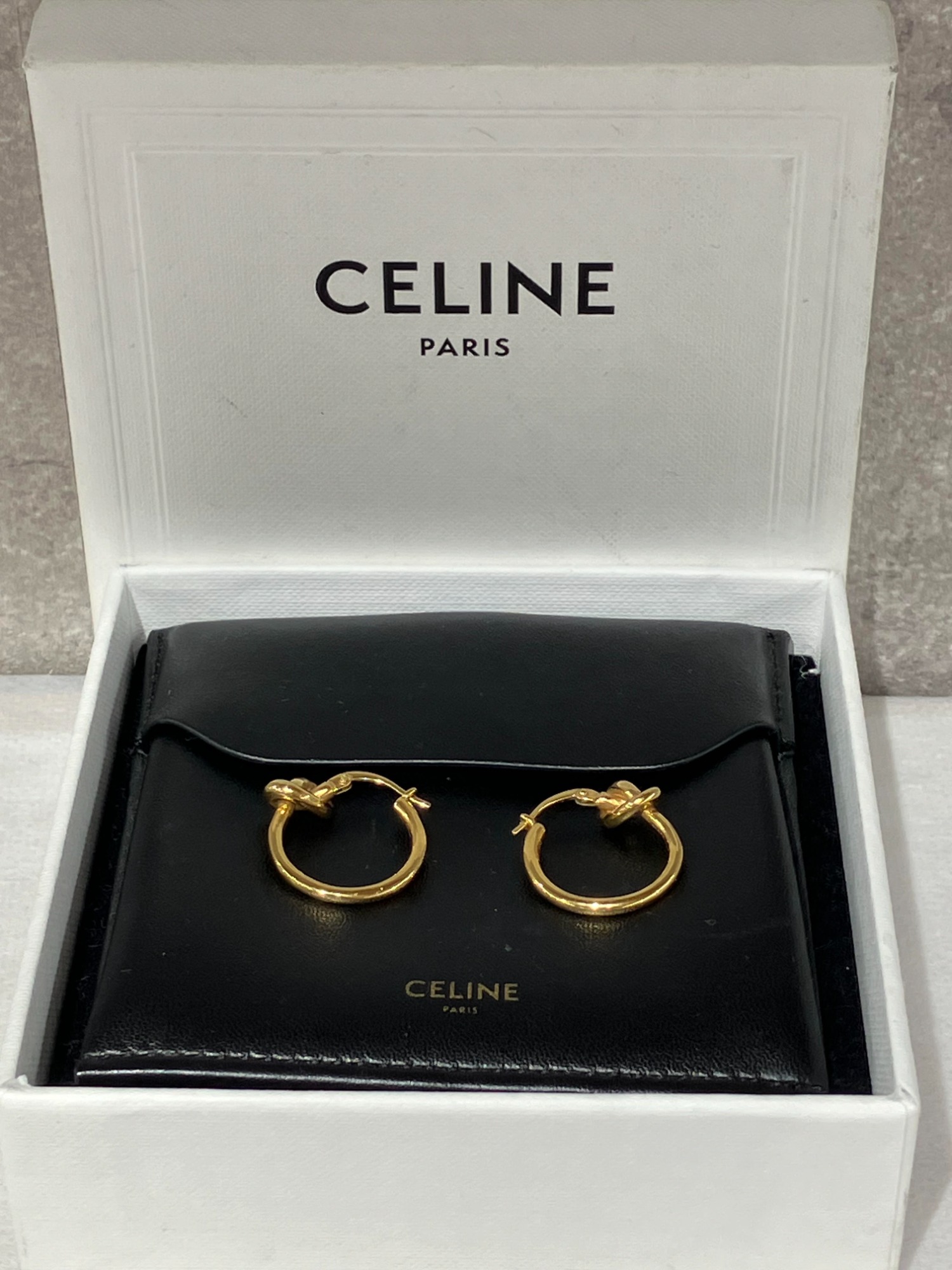 CELINE /セリーヌ 】より「ノット スモールフープ 」が入荷いたしました。[2024.07.23発行]｜トレファクスタイル東大宮店｜洋服・古着の買取と販売の専門店｜トレジャーファクトリー（トレファク）のファッションリユース