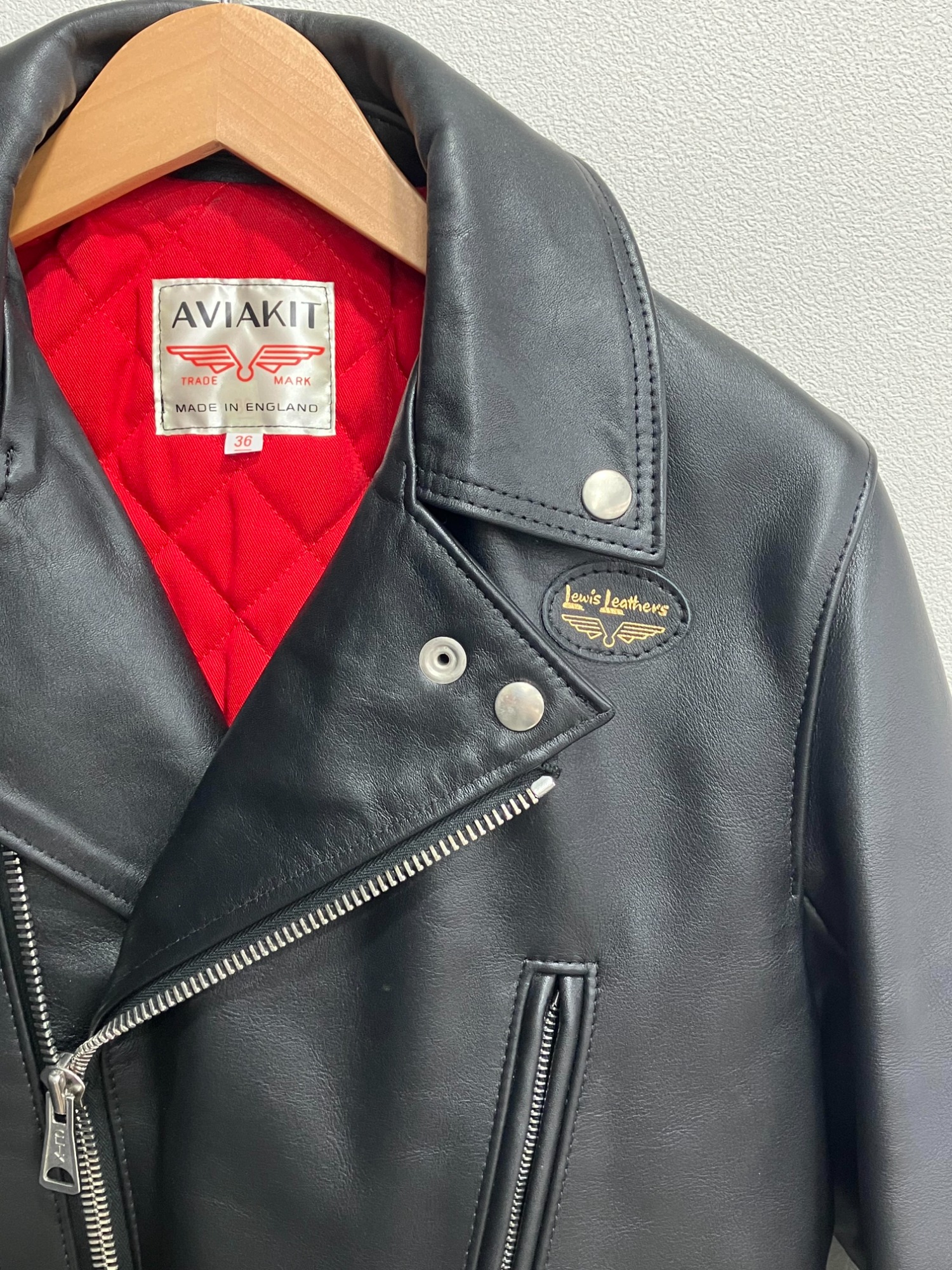 Lewis Leathers / ルイスレザース 】より「ライトニングタイトフィット  ダブルライダースジャケット」を買取入荷いたしました。[2024.11.02発行]｜トレファクスタイル東大宮店｜洋服・古着の買取と販売の専門店｜トレジャーファクトリー（トレファク）のファッションリユース