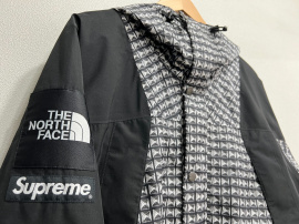 「コラボ・別注アイテムのTHE NORTH FACE 」