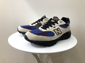 「スニーカーのNEW BALANCE 」