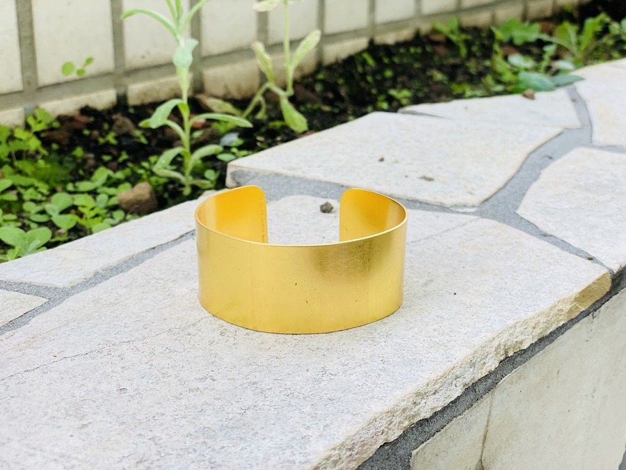 SASQUATCHfabrix./サスクワッチ ファブリックよりMAREBITO LEAF BANGLE