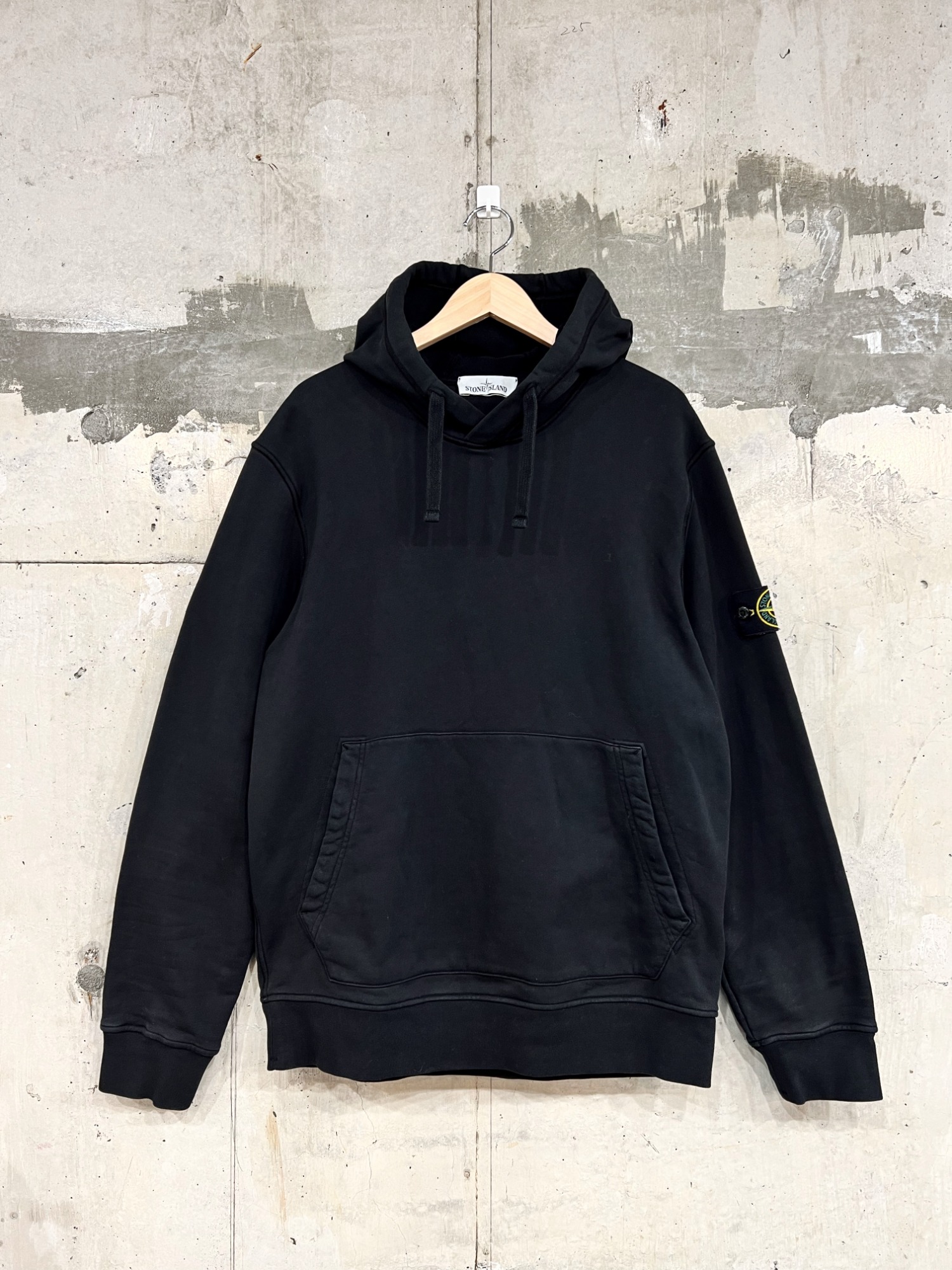 STONE ISLAND / ストーンアイランド】よりプルオーバースウェット