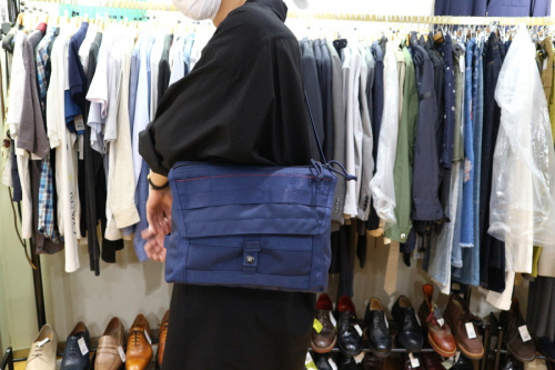 BRIEFING×BEAMS PLUS/ブリーフィング×ビームスプラス】よりFleet Messenger Bag  NAVYが入荷致しました。[2020.08.15発行]｜トレファクスタイル亀有店｜洋服・古着の買取と販売の専門店｜トレジャーファクトリー（トレファク）のファッションリユース