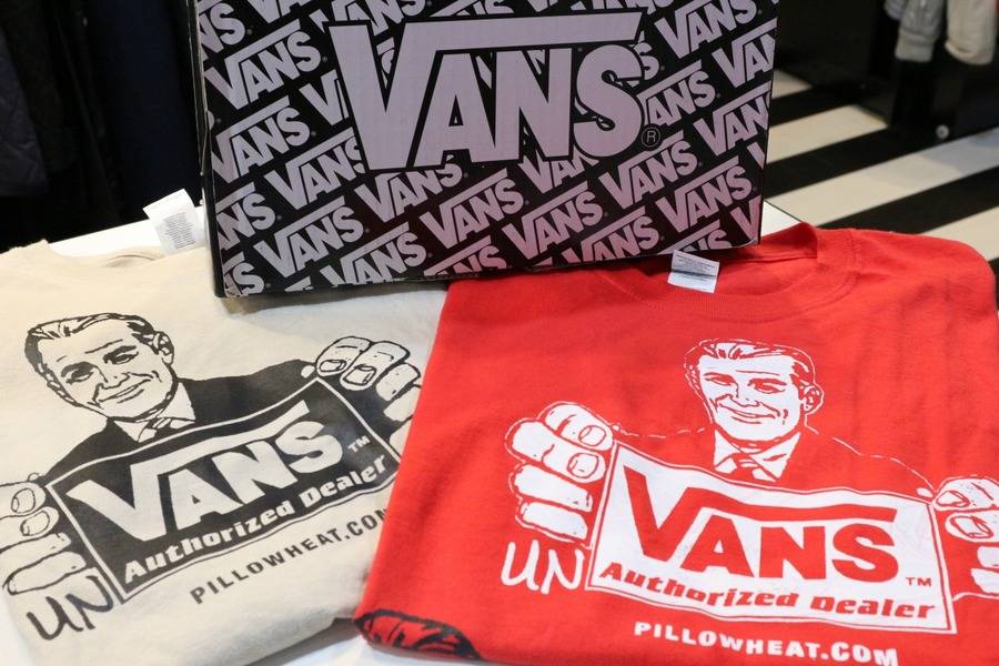 「VANSのTシャツ 」