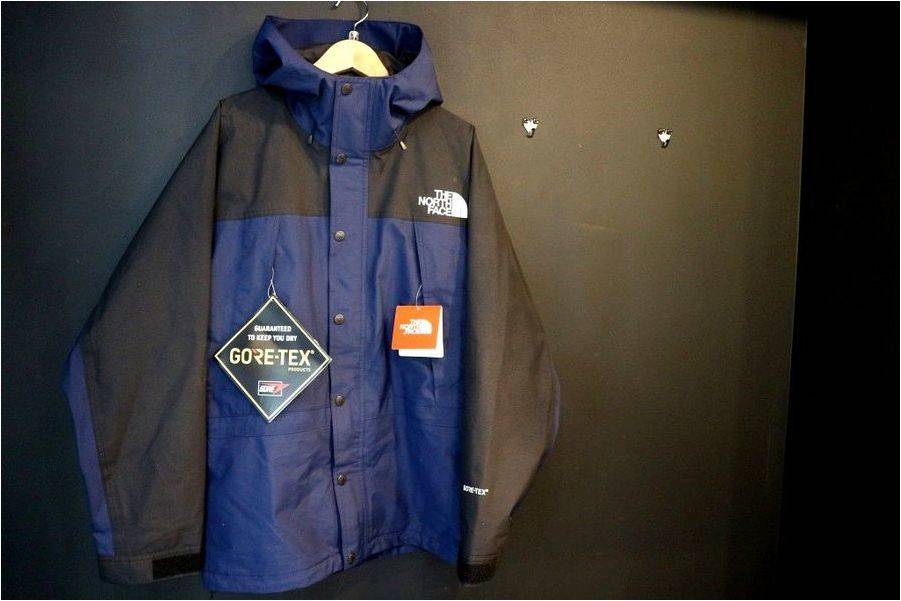 マウンテンライトジャケット　the  north face コズミックブルー