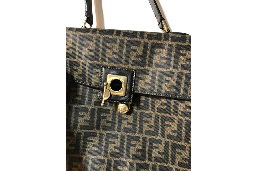 ラグジュアリーブランド【FENDI/フェンディ】ズッカ柄ワンショルダーバッグ [2021.08.10発行]｜トレファクスタイル新小岩店｜洋服・古着の買取と販売の専門店｜トレジャーファクトリー（トレファク）のファッションリユース