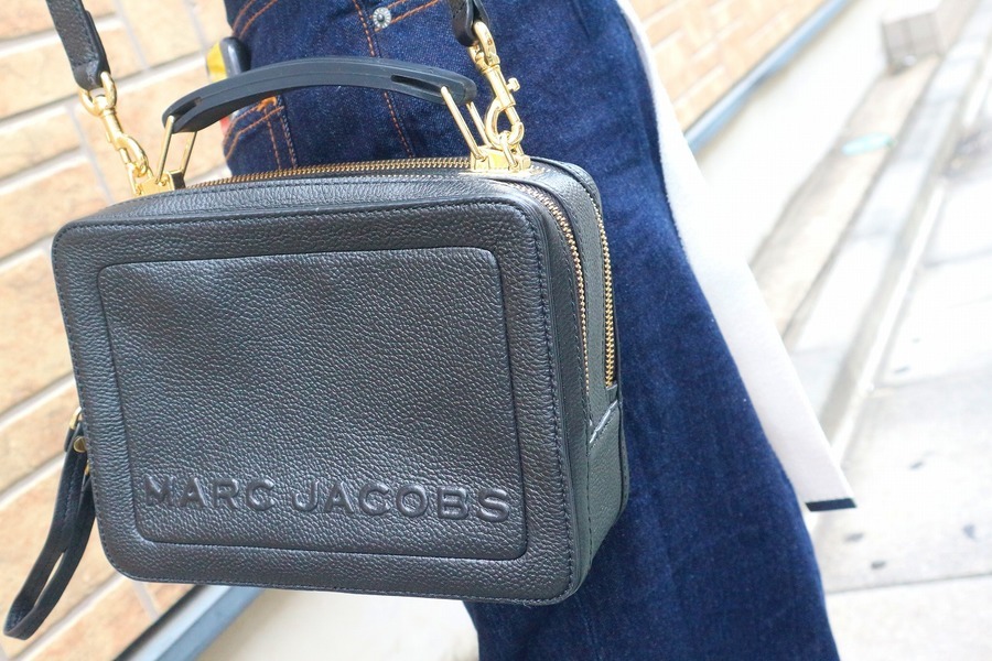 MARC JACOBS/マークジェイコブス】THE TEXTURED BOX THE BOX23入荷しま