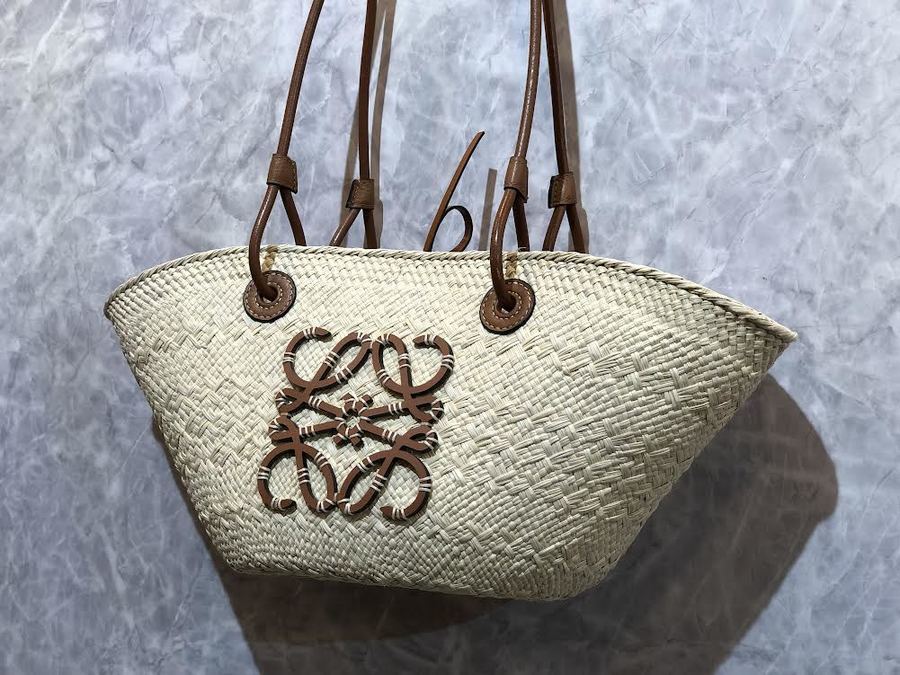 LOEWE/ロエベ】よりアナグラムバスケットスモールが買取入荷致しました