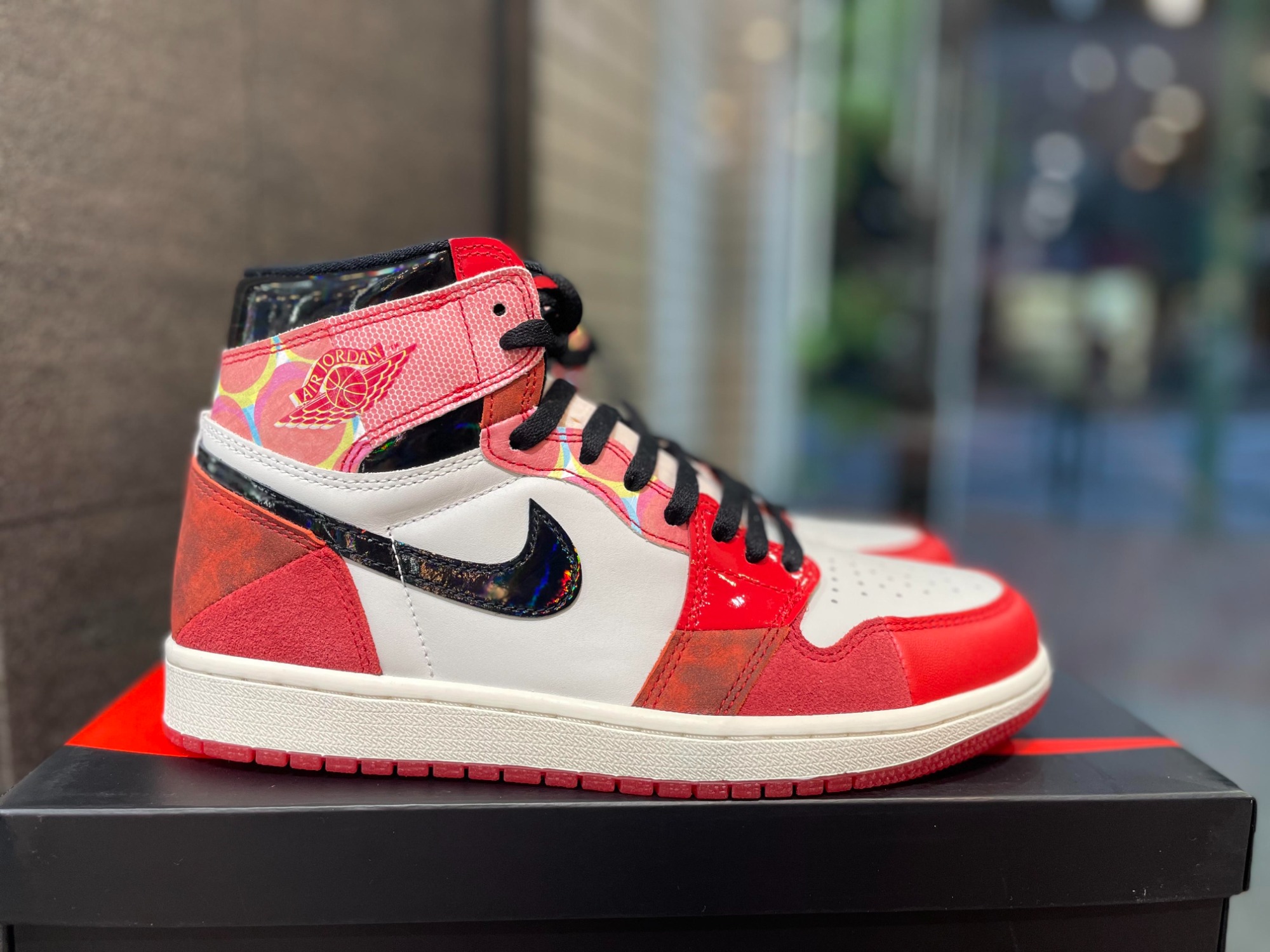 NIKE/ナイキ】よりAir Jordan 1 Across the Spider-Verseが買取入荷