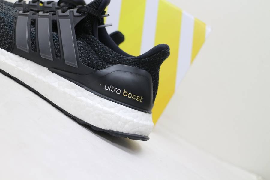 Adidas ハイテクスニーカーのニューカマー Ultraboost 16 09 06発行