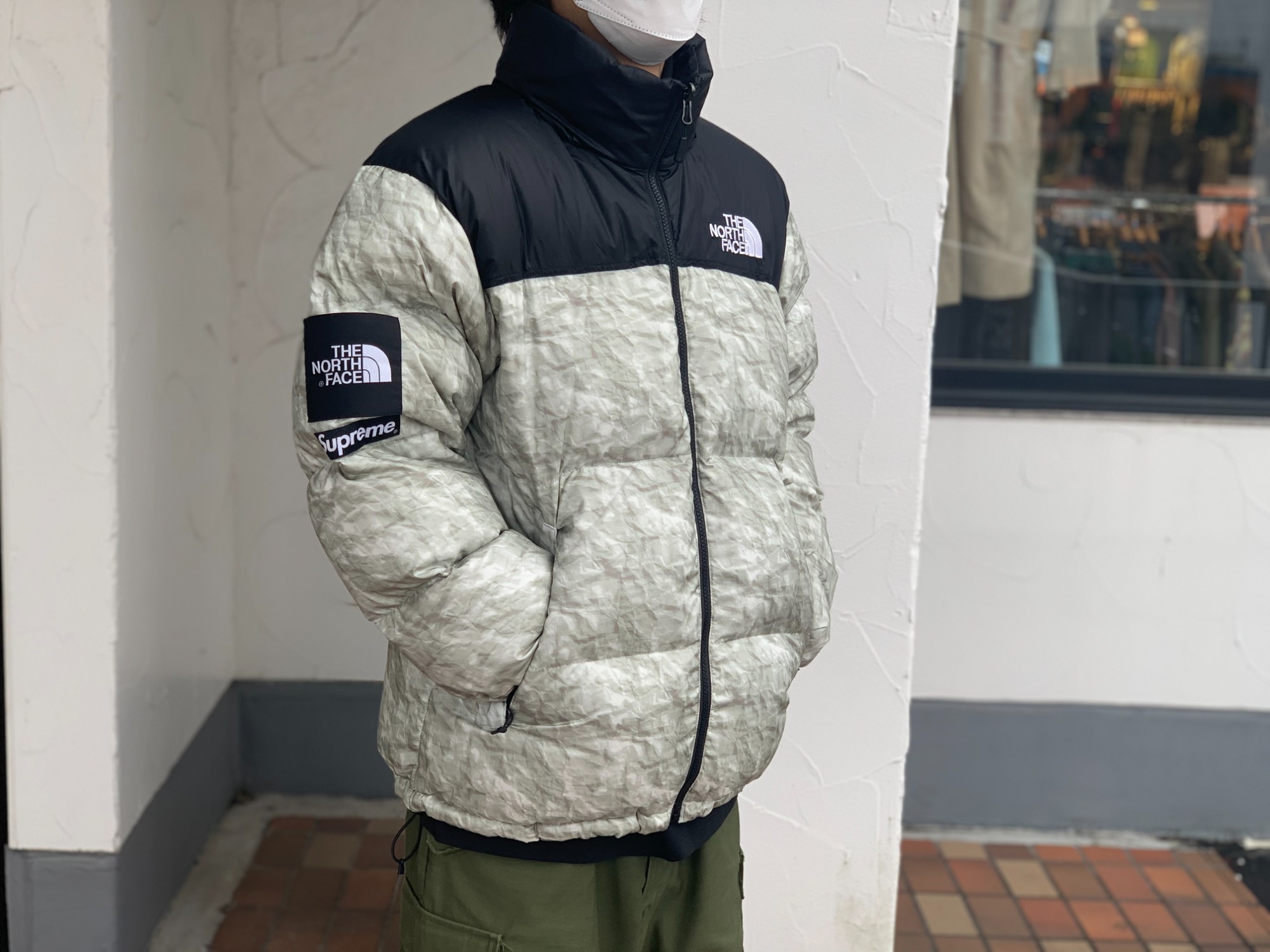 SUPREME×THE NORTH FACE/シュプリーム×ザノースフェイス】より 19AWペーパープリントヌプシ ジャケットをお買取いたしました。[2022.08.24発行]｜トレファクスタイル稲毛店｜洋服・古着の買取と販売の専門店｜トレジャーファクトリー（トレファク）のファッションリユース