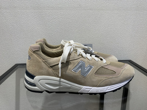 NEW BALANCE×KITH】より絶大な人気を誇る990シリーズのM990KS2 をお