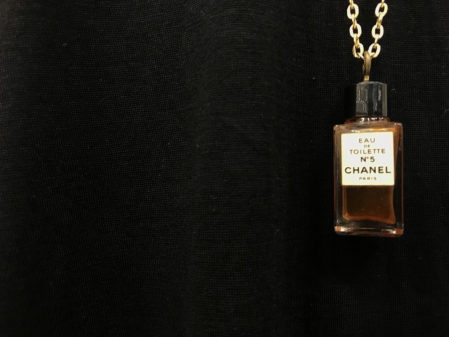 CHANEL 香水 ネックレス No.5 ヴィンテージ 23と216-