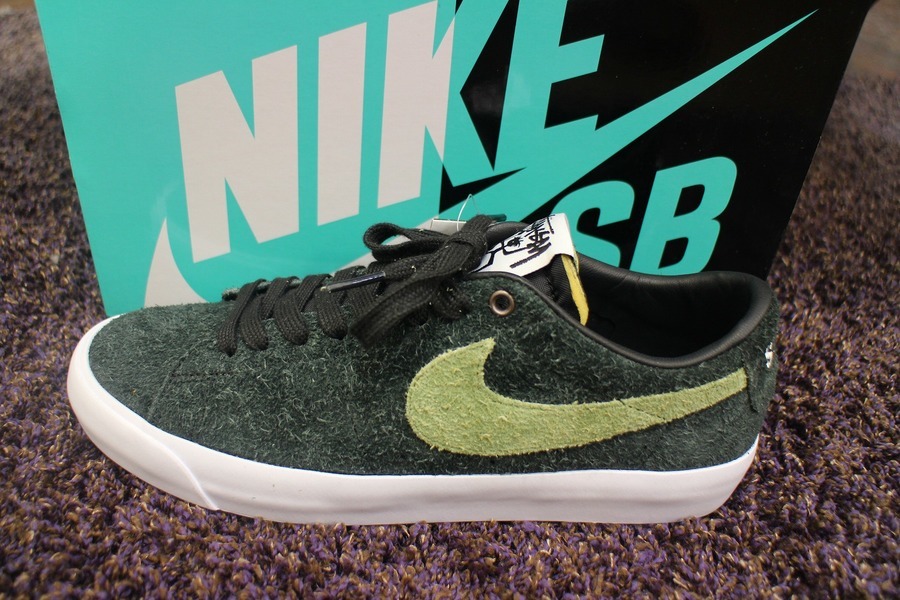 Nike Sb ナイキsb より トリプルコラボ品 未使用スニーカー入荷です 19 10 10発行