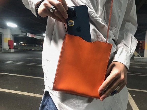 ラグジュアリーブランド【HERMES/エルメス】より、2002年製 レザーミニ