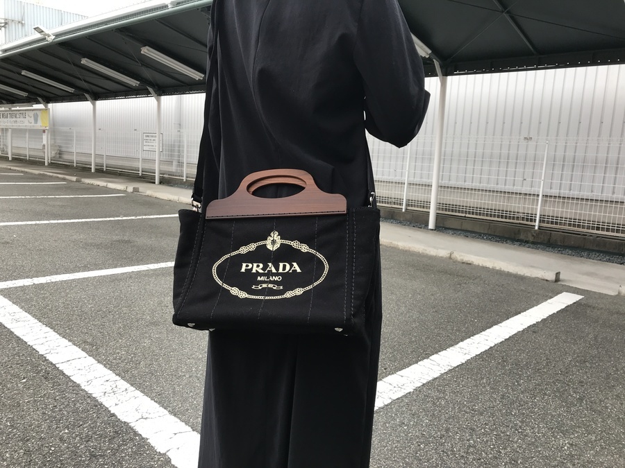 ラグジュアリーブランド【PRADA/プラダ】より品の良いカジュアルさが人気のカナパ を買取入荷しました[2021.07.05発行]｜トレファクスタイル箕面店｜洋服・古着の買取と販売の専門店｜トレジャーファクトリー（トレファク）のファッションリユース