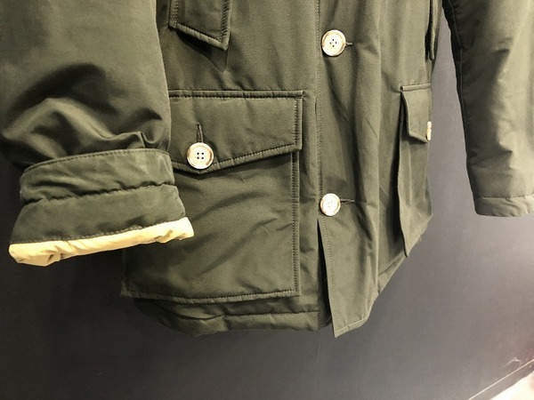 不動の名作ダウン!!WOOLRICH(ウールリッチ)のARCTIC PARKA(アークティックパーカ )入荷です!![2019.12.31発行]｜トレファクスタイル行徳店｜洋服・古着の買取と販売の専門店｜トレジャーファクトリー（トレファク）のファッションリユース