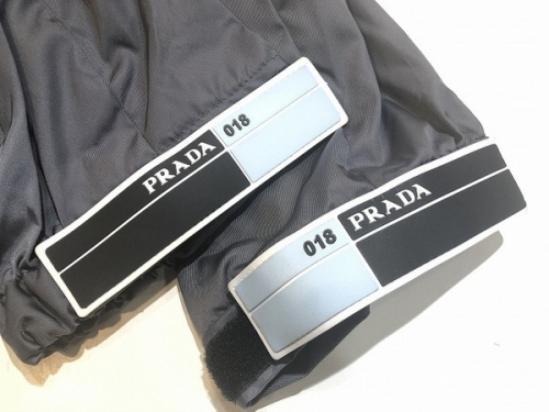 18SSランウェイモデル！PRADA(プラダ)から裾ロゴナイロンパンツのGABARDINE NYRON  PANTS入荷です！[2020.01.17発行]｜トレファクスタイル行徳店｜洋服・古着の買取と販売の専門店｜トレジャーファクトリー（トレファク）のファッションリユース