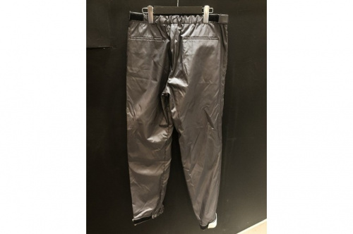 18SSランウェイモデル！PRADA(プラダ)から裾ロゴナイロンパンツのGABARDINE NYRON  PANTS入荷です！[2020.01.17発行]｜トレファクスタイル行徳店｜洋服・古着の買取と販売の専門店｜トレジャーファクトリー（トレファク）のファッションリユース