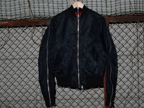 JOHN LAWRENCE SULLIVAN（ジョン ローレンス サリバン）ZIP BOMBER JACKET 入荷いたしました。[2018.12.11発行]｜トレファクスタイル三軒茶屋店｜洋服・古着の買取と販売の専門店｜トレジャーファクトリー（トレファク）のファッションリユース