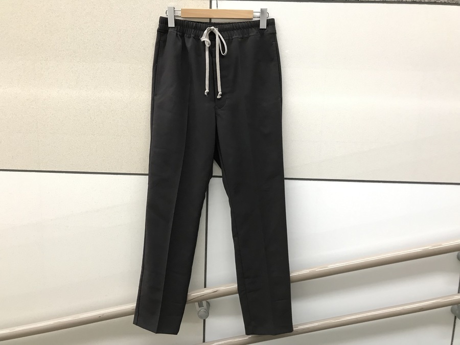 モードブランド【RICK OWENS/リックオウエンス】より20AW ドローストリングスラックスパンツ買取入荷しました。[2021.12.03発行]｜トレファクスタイル江古田店｜洋服・古着の買取と販売の専門店｜トレジャーファクトリー（トレファク）のファッションリユース