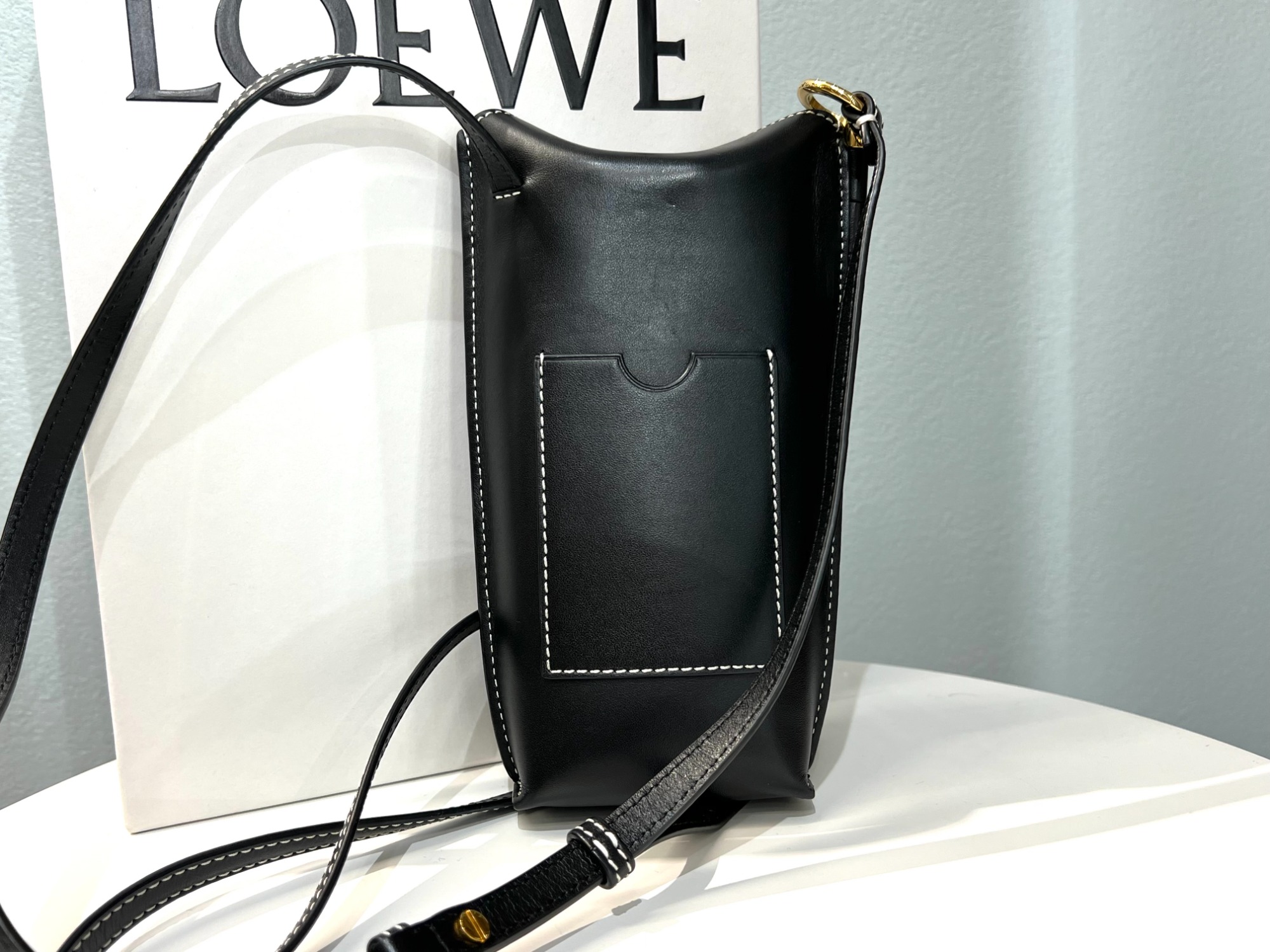 インポートブランド【LOEWE/ロエベ】より ショルダーバッグ の買取入荷