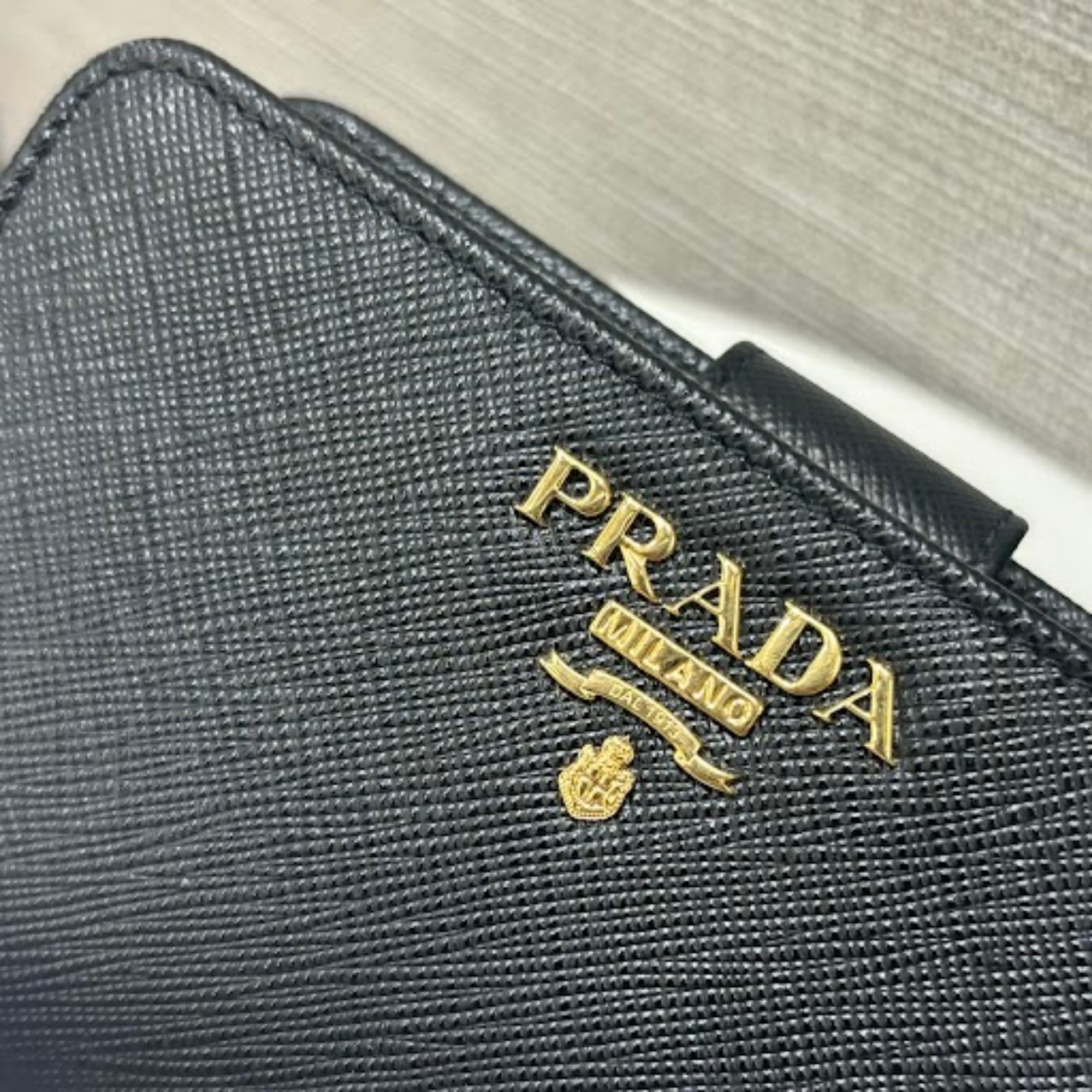 PRADA/プラダ】より【二つ折り財布 】が買取入荷致しました！！[2023.12.07発行]｜トレファクスタイル八王子店｜洋服・古着の買取と販売の専門店｜トレジャーファクトリー（トレファク）のファッションリユース