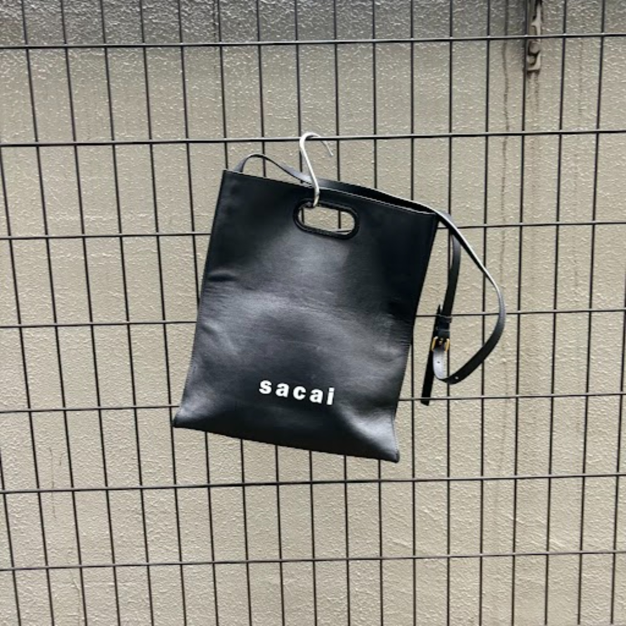 sacai/サカイ】より【New Shopper Bag Medium 】を買取入荷いたしました！！[2024.07.01発行]｜トレファクスタイル八王子店｜洋服・古着の買取と販売の専門店｜トレジャーファクトリー（トレファク）のファッションリユース