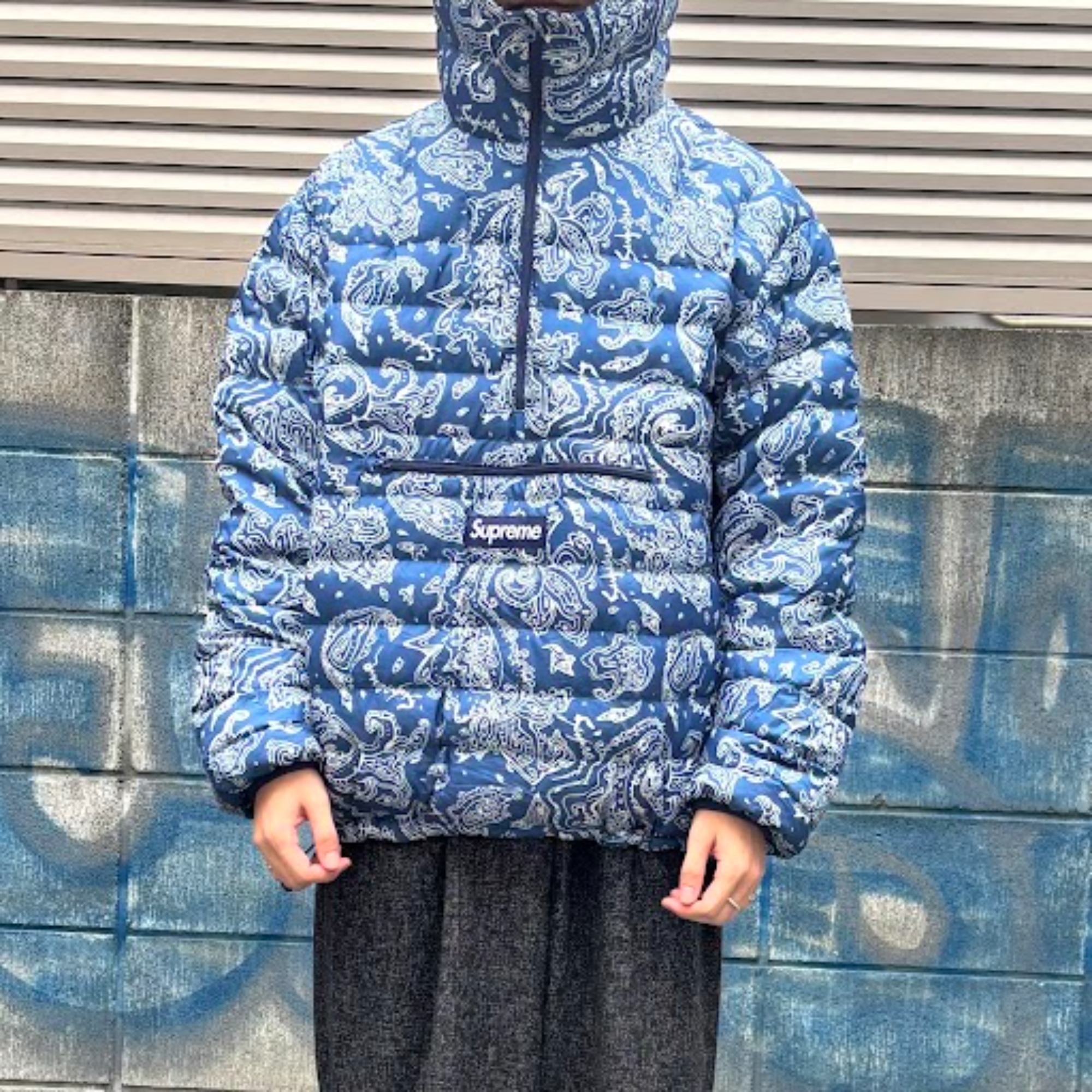 SUPREME/シュプリーム】より【Micro Down Half Zip Hooded Pullover Blue  Paisley】の買取入荷のお知らせです！！[2024.09.28発行]｜トレファクスタイル八王子店｜洋服・古着の買取と販売の専門店｜トレジャーファクトリー（トレファク）のファッションリユース