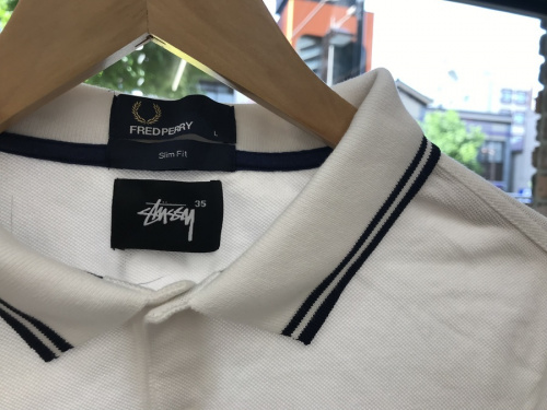 ブランドコラボアイテム【STUSSY×FRED PERRY/ステューシー×フレッドペリー】よりショートスリーブカットソーの買取入荷のご紹介です。[2022.07.10発行]｜トレファクスタイル八王子店｜洋服・古着の買取と販売の専門店｜トレジャーファクトリー（トレファク）の  ...