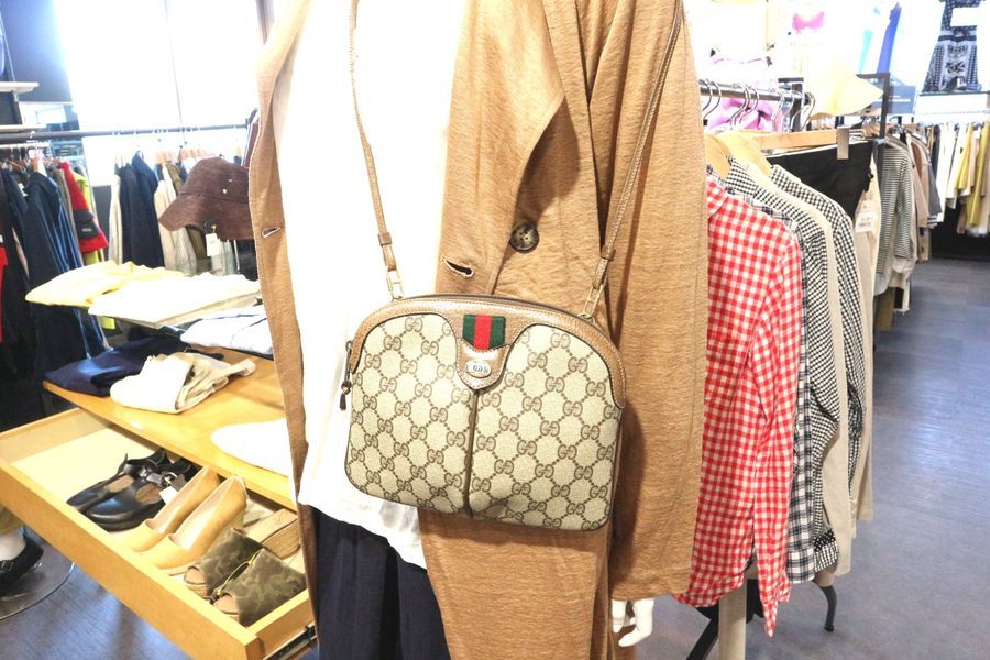 Gucci グッチ オールドグッチのショルダーバッグが入荷しました 19 05 24発行