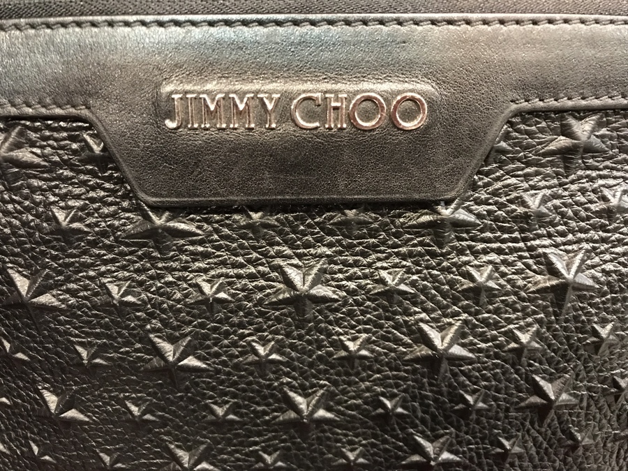 人気ブランド【JIMMY CHOO/ジミーチュウ】よりデレク スタッズクラッチ