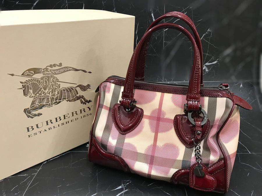 のサイズ BURBERRY - BURBERRY ESTABLISHED1856 ハート柄バッグの通販