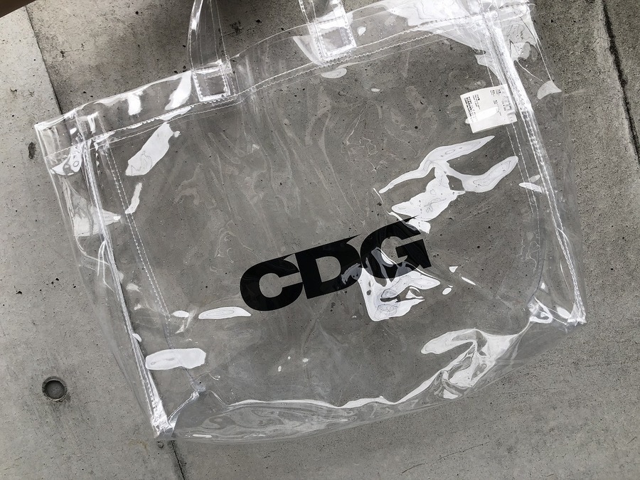 CDG COMME des GARCONS/シーディージーコムデギャルソン】よりPVC