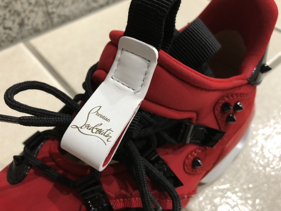 Christian Louboutin クリスチャンルブタン よりレッドランナーのご紹介 07 30発行