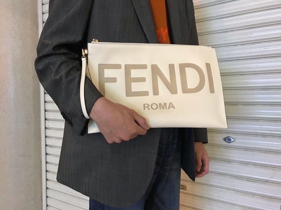 人気ラグジュアリーブランド【FENDI / フェンディ】より LARGE FLAT