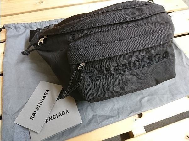 「ラグジュアリーブランドのBALENCIAGA 」