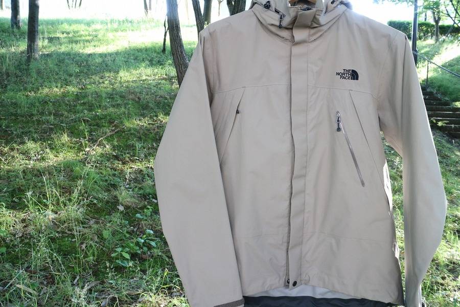 梅雨の時期に、、THE NORTH FACE(ザノースフェイス)のジャケット