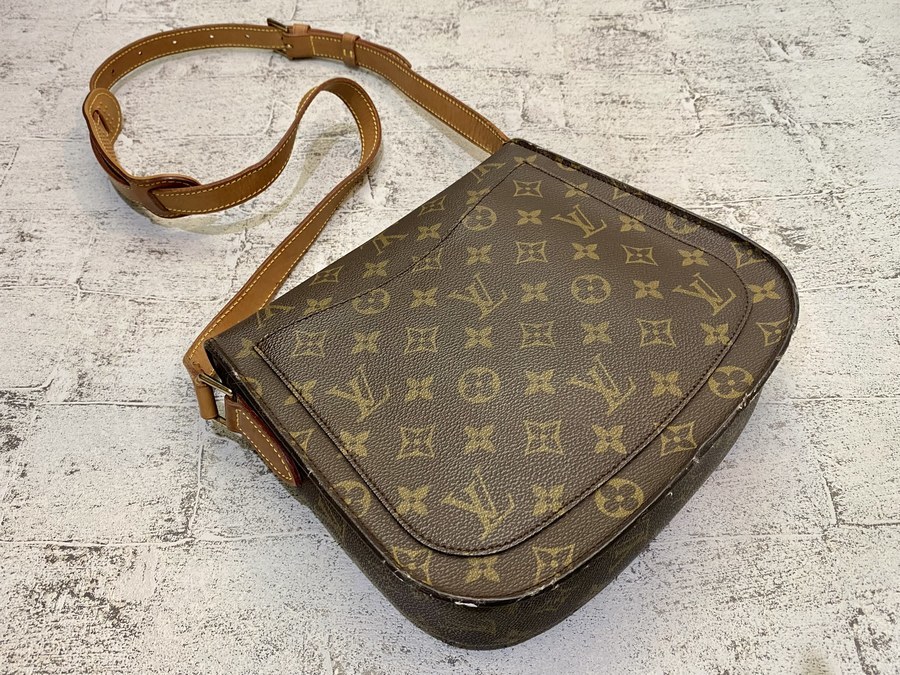 LOUIS VUITTON/ルイ ヴィトン】よりサンクルー24 ショルダーバッグ ...