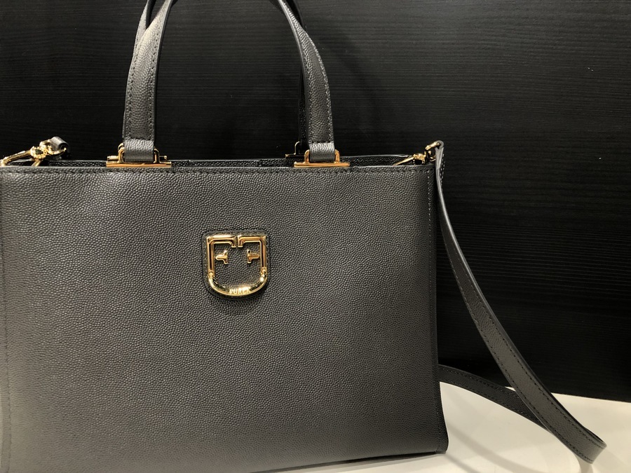 買取強化ブランド【FURLA/フルラ】ショルダーバッグが入荷致しました