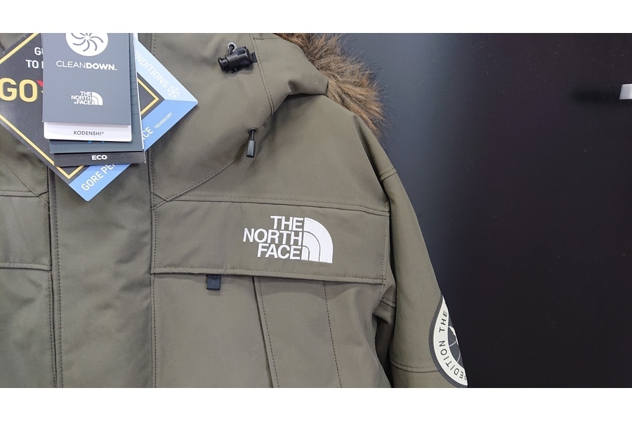 「アウトドアブランドのTHE NORTH FACE 」