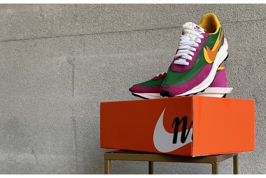 大人気スニーカーブランド 大人気コラボシリーズsacai X Nike サカイ ナイキ から Sacai X Nike Ld Waffle Bv0073 301 を買取致しました 21 06 09発行