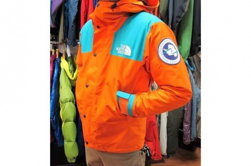 40周年記念！ 南極大陸横断隊モチーフの激レアモデル！ THE NORTH FACEからTRANS ANTARCTICA MOUNTAIN  JACKET（マウンテンジャケット）のご紹介です！[2013.02.05発行]｜トレファクスタイル町田成瀬店｜洋服・古着の買取と販売の専門店｜トレジャーファクトリー  ...