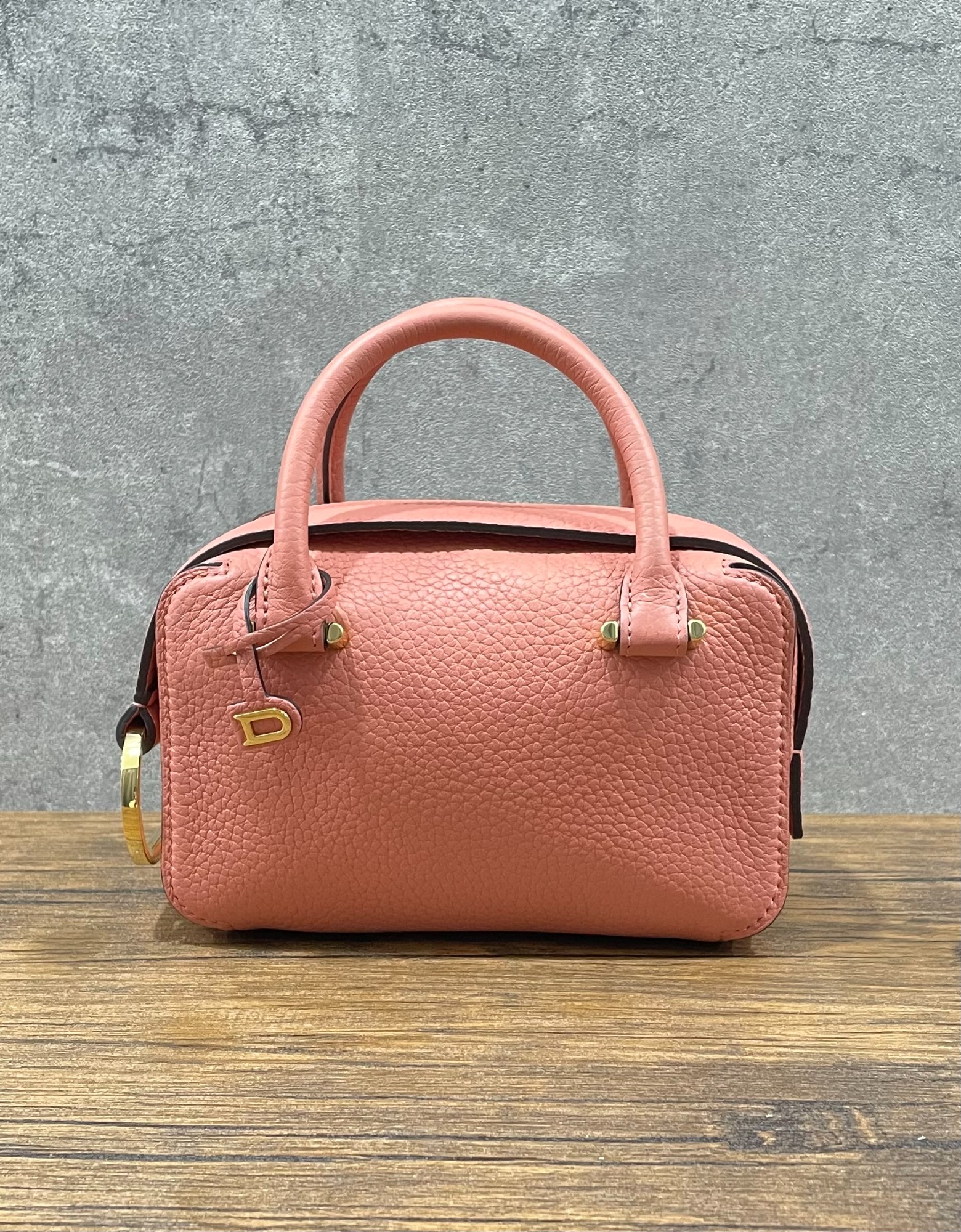 DELVAUX／デルヴォー】よりクールボックスナノ が入荷しました。[2024.06.14発行]｜トレファクスタイル吉祥寺店｜洋服・古着の買取と販売の専門店｜トレジャーファクトリー（トレファク）のファッションリユース