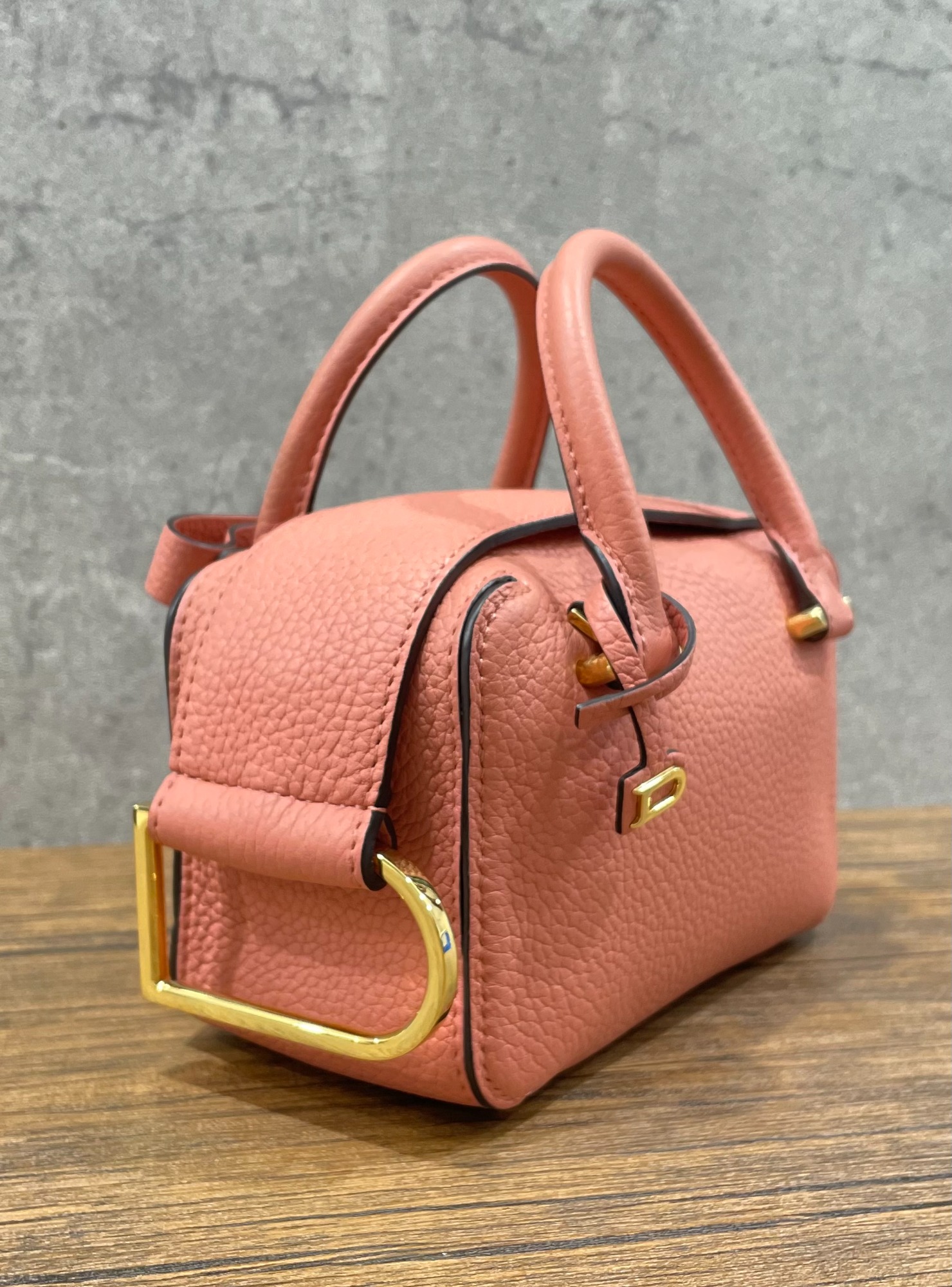 DELVAUX／デルヴォー】よりクールボックスナノ が入荷しました。[2024.06.14発行]｜トレファクスタイル吉祥寺店｜洋服・古着の買取と販売の専門店｜トレジャーファクトリー（トレファク）のファッションリユース