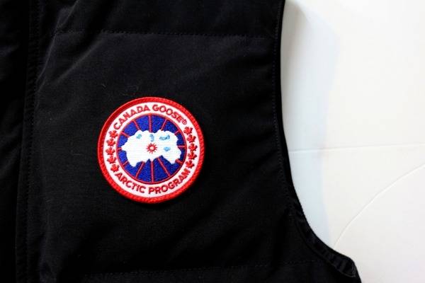 ベストなダウンベストをお探しの方に！CANADA GOOSE(カナダグース )やMONCLER(モンクレール)のダウンベスト入荷してます！[2017.11.28発行]｜トレファクスタイル尼崎店｜洋服・古着の買取と販売の専門店｜トレジャーファクトリー（トレファク）のファッションリユース