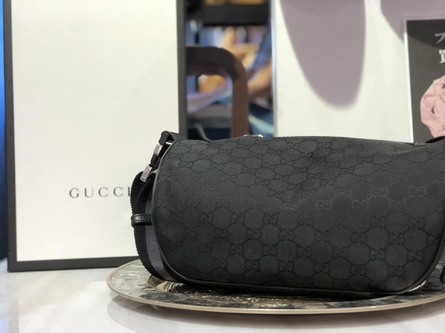 直販販売済み GUCCI グッチ ウエストバッグ 髪西着用 magiafm.com.br