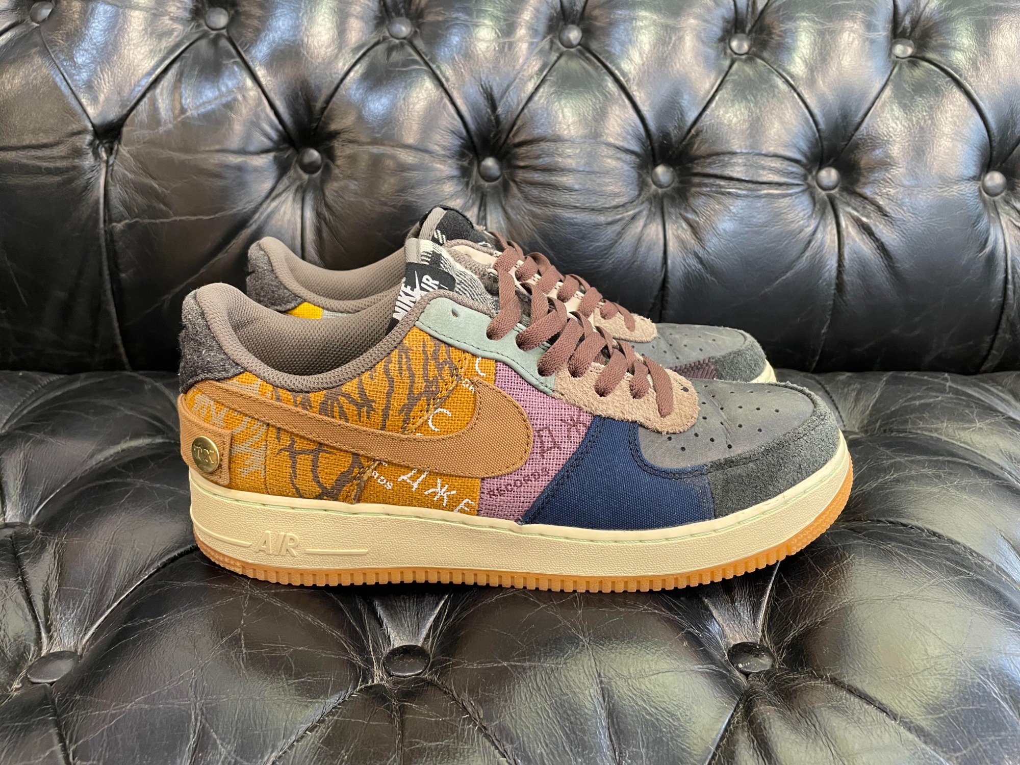 NIKE × TRAVIS SCOTT /ナイキ×トラヴィススコット】からAIR FORCE 1 